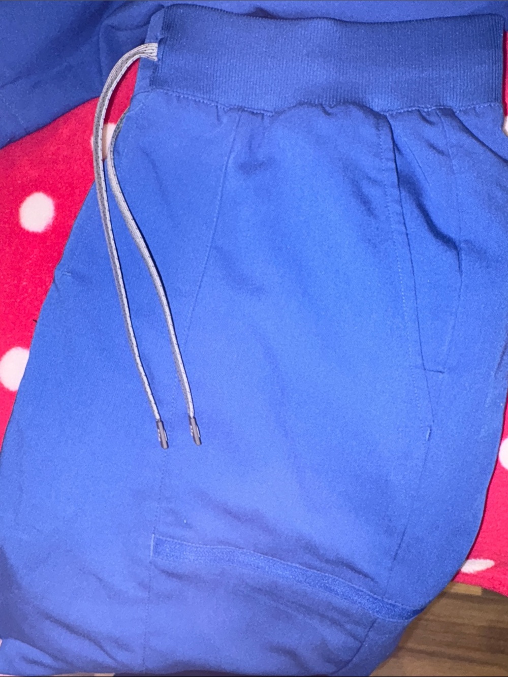 Fabletics Women’s Scrub Set - Picture 3 of 3